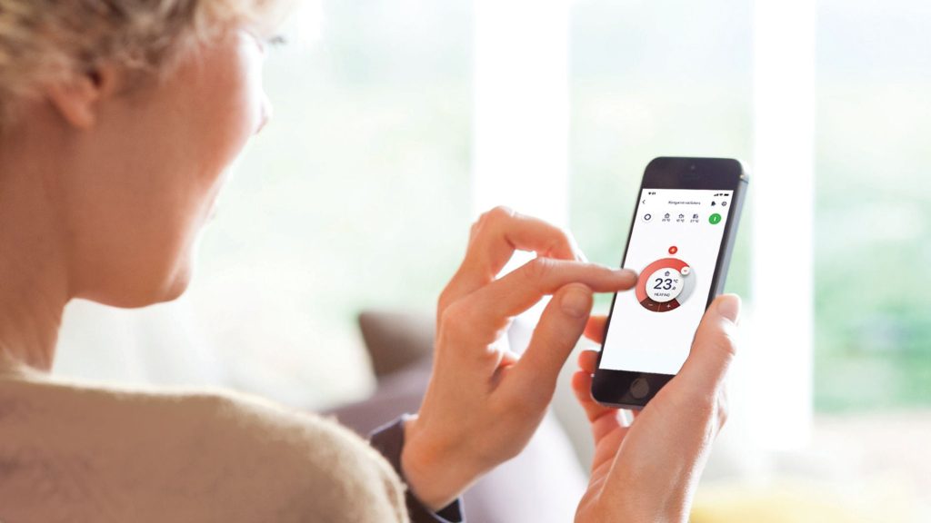 smartphone-aplikacja-onecta-pomaranczowa